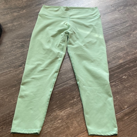 Fabletics Mint Green capri leggings - Picture 4 of 5